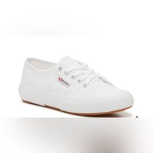 Super Ga white tennis shoe size 7.5